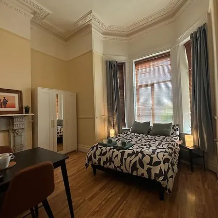Apartment Spacious Victorian 3 *